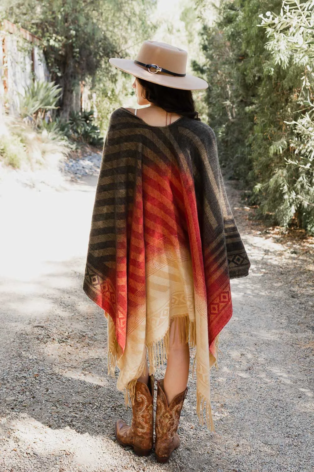 Bohemian Style Color Blend Tassel Serape