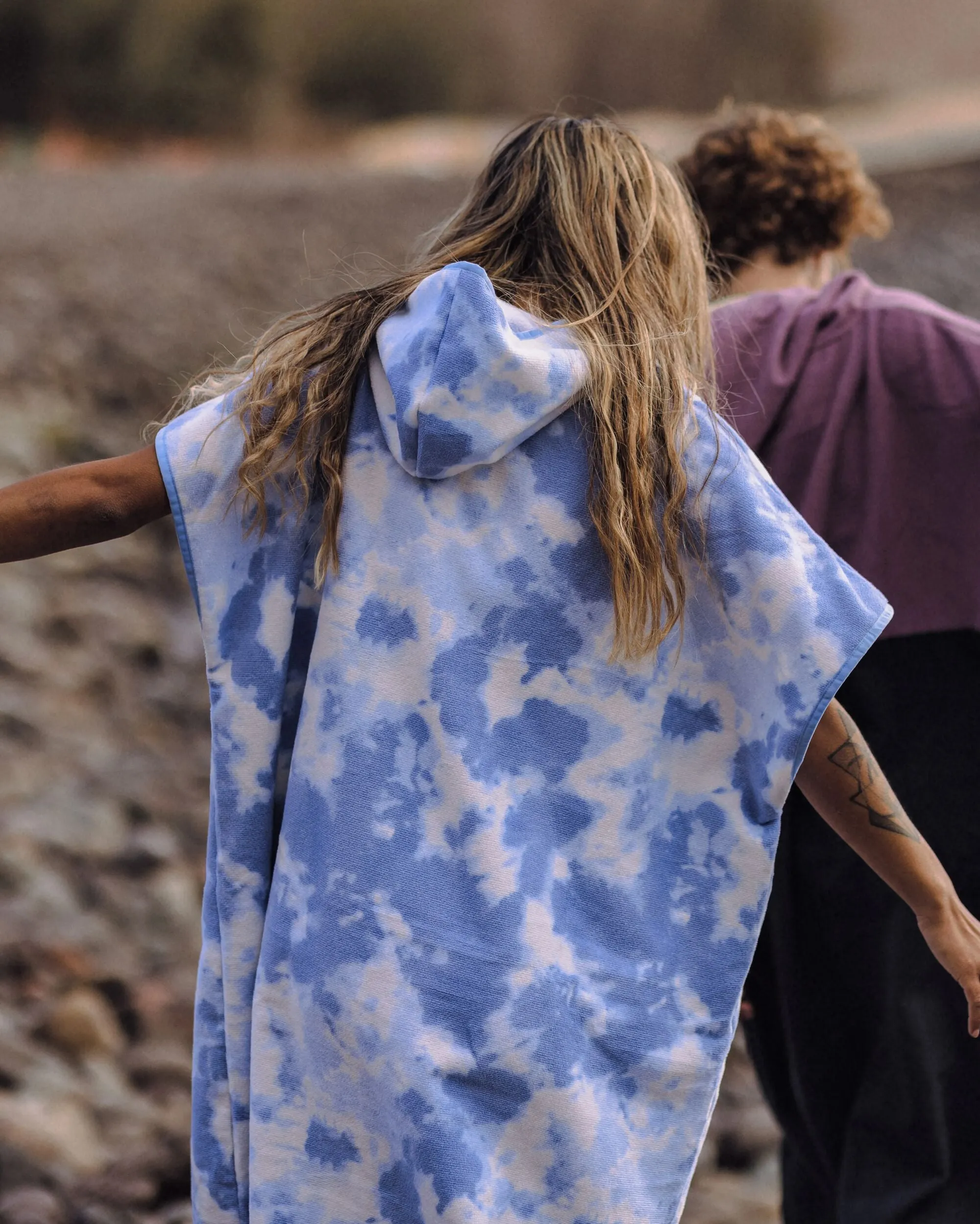 Tulum Recycled Towel Poncho - Tie Dye Cornflower